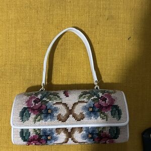 Women’s vintage purse